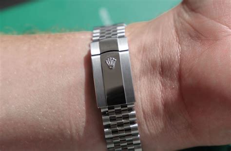 how to adjust rolex datejust jubilee band